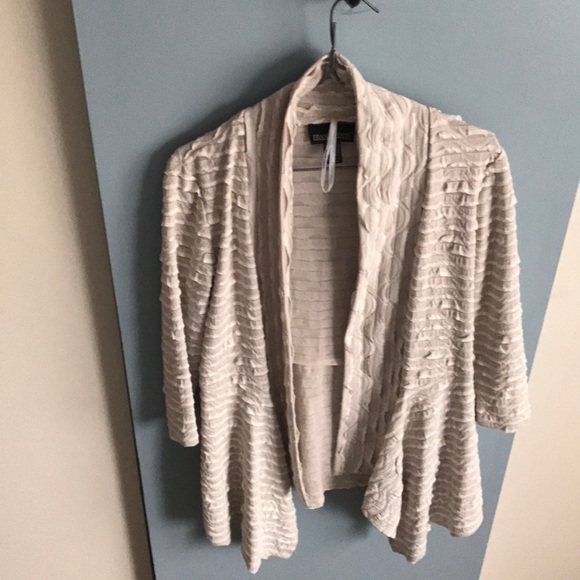 Size 4 Frank Lyman Design Cream vest - Picture 3 of 4